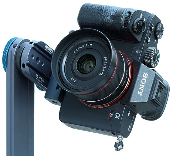 Samyang AF 24mm F2.8 FE am Novoflex VR-System Slim