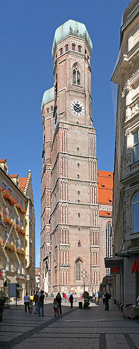 Münchner Frauenkirche als Flächenpanorama